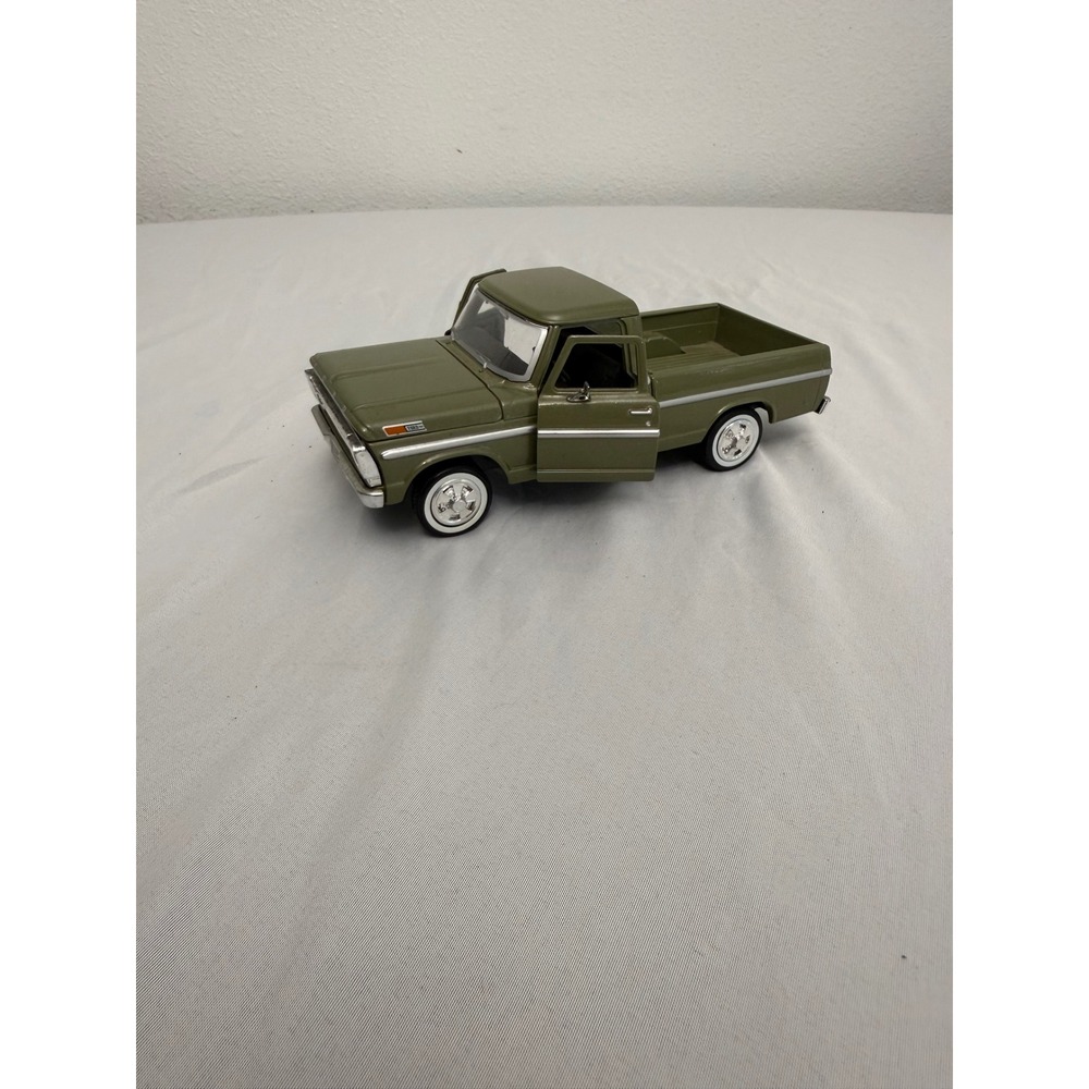 1969 Ford F-100 Ranger Diecast Model Truck 1/24 Scale Olive Green Opening Doors